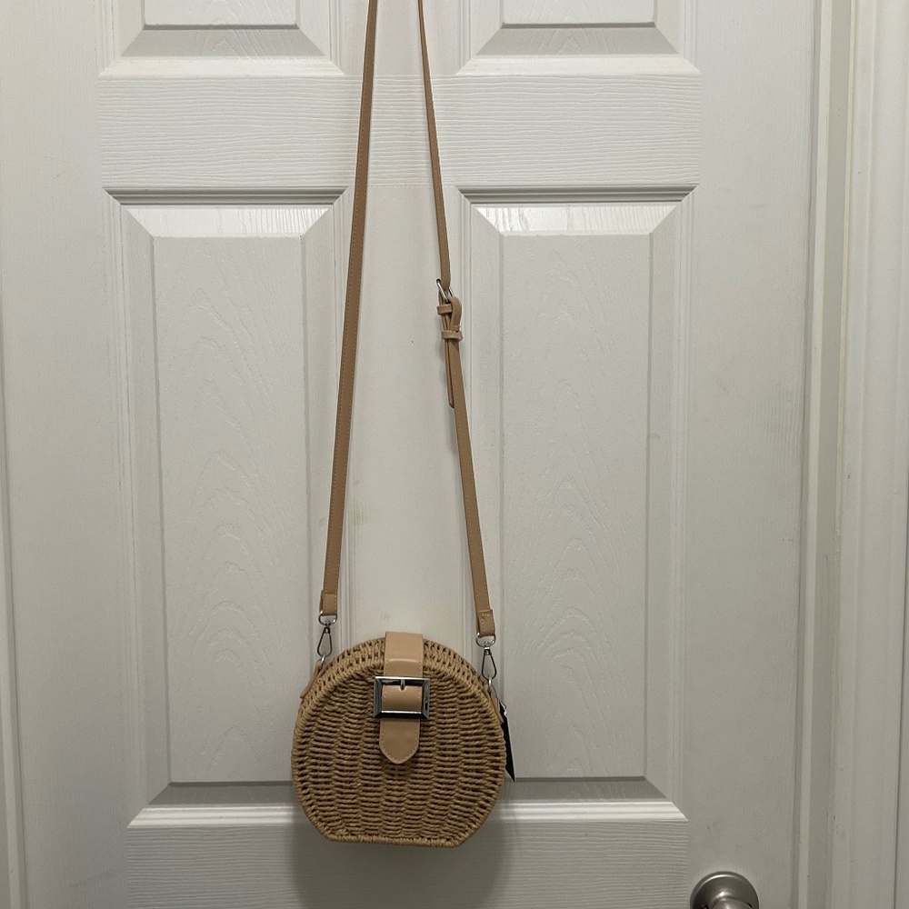 Forever 21 Straw Woven CrossBody Bag *New With Tags*